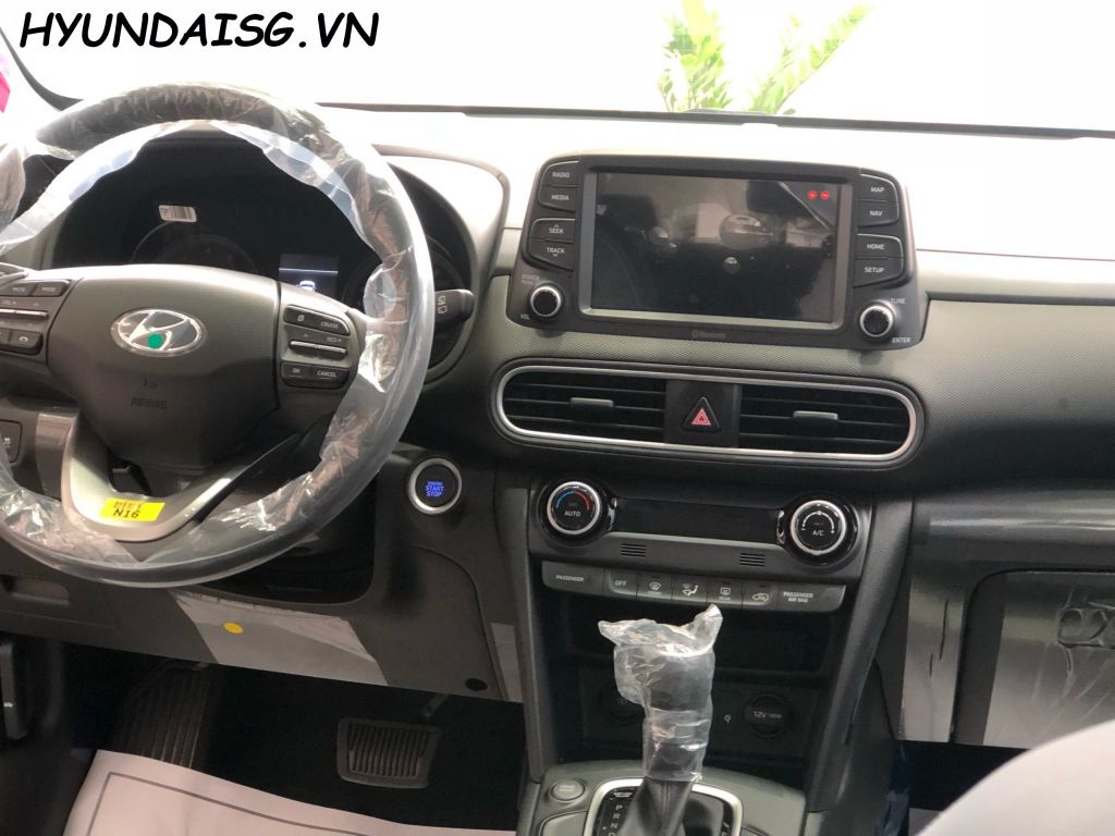 Hyundai Kona 2021 bản tiêu chuẩn màu trắng giá xe sau tết  YouTube