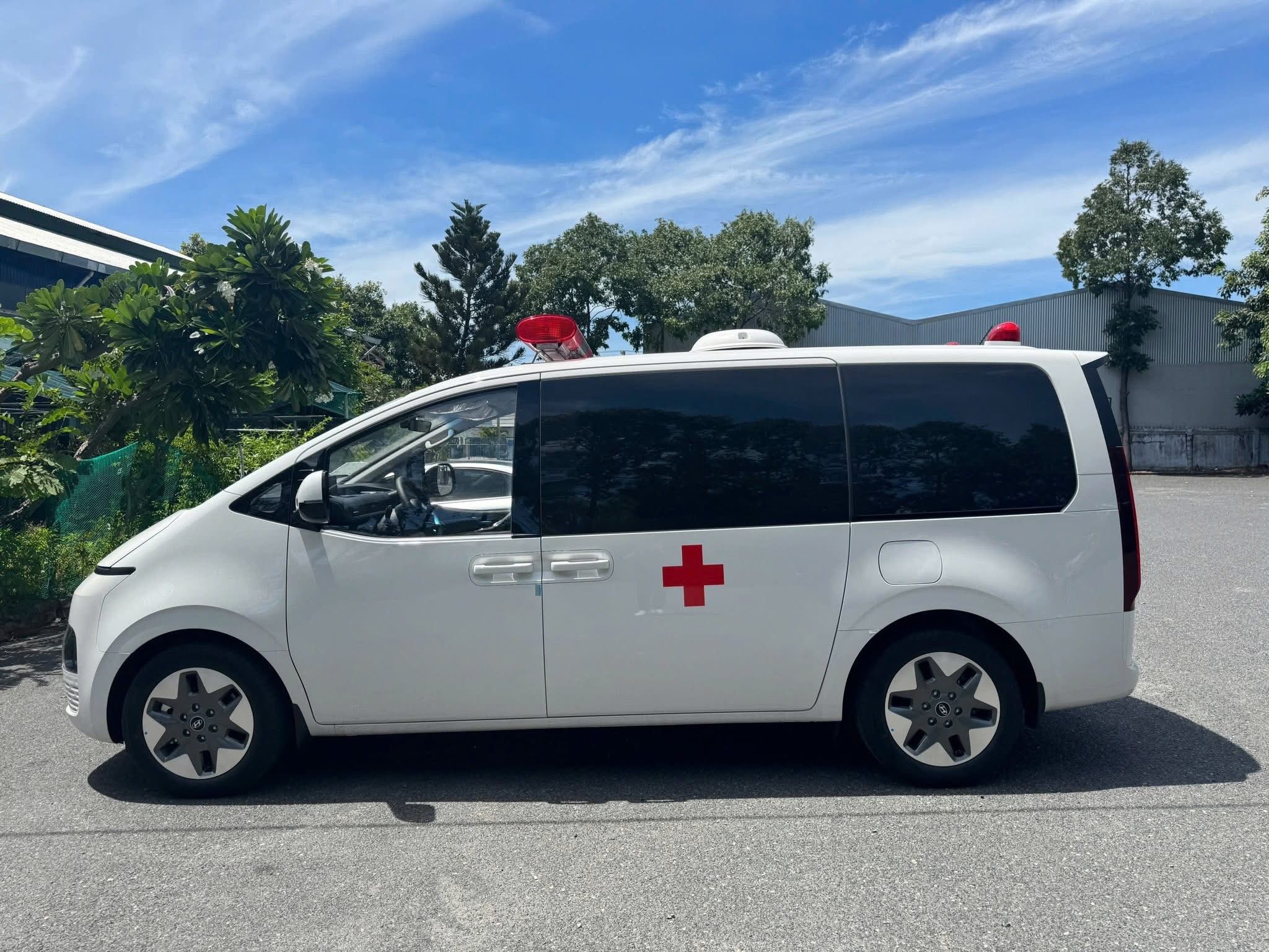 Hình ảnh Staria Cứu Thương 34 Staria-cuu-thuong