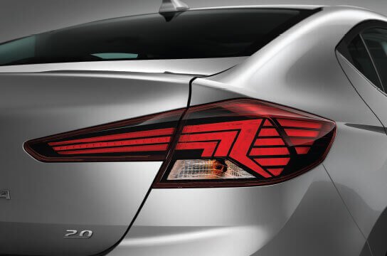 Hình ảnh Hyundai Elantra 2021 122 den pha led sau hyundai elantra 2019