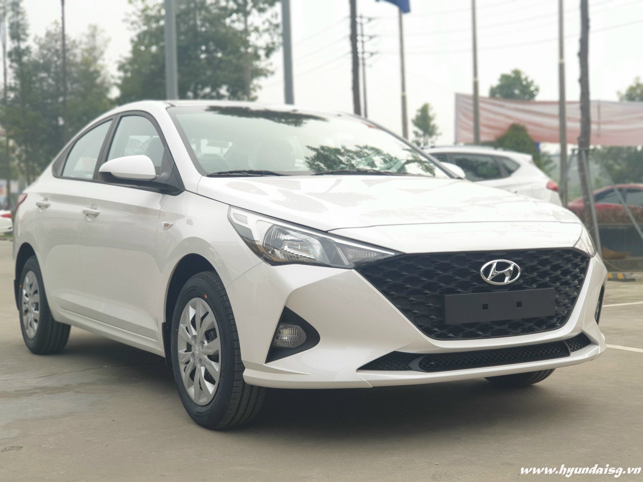 Hình ảnh Hyundai Accent 2021 màu trắng (số sàn bản thiếu) - Hyundai Sài Gòn