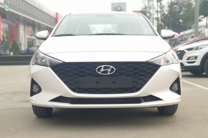 Hình ảnh Hyundai Accent 2021 màu trắng (số sàn bản thiếu)