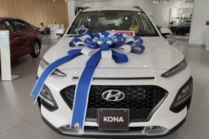 Hình ảnh Hyundai Kona tiêu chuẩn màu trắng