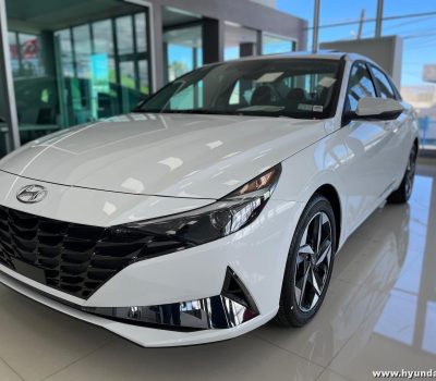 Hình ảnh Hyundai Elantra 2023 màu trắng (bản 2.0 đặc biệt)