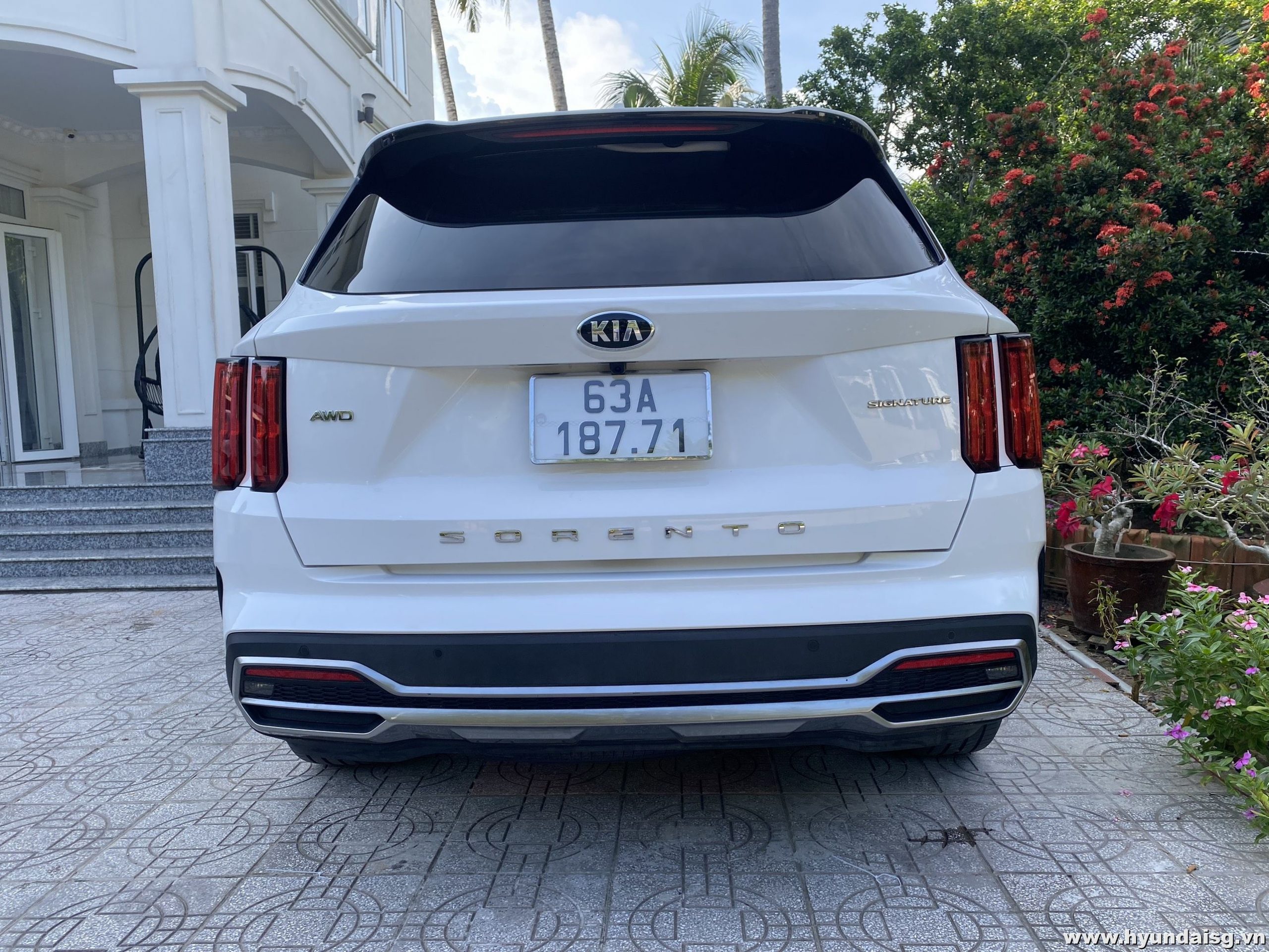 Hình Ảnh Kia Sorento Signature Xăng - màu Trắng 9