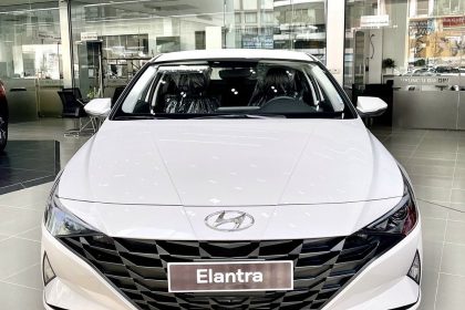 Hình ảnh Hyundai Elantra màu trắng (bản 1.6 base)