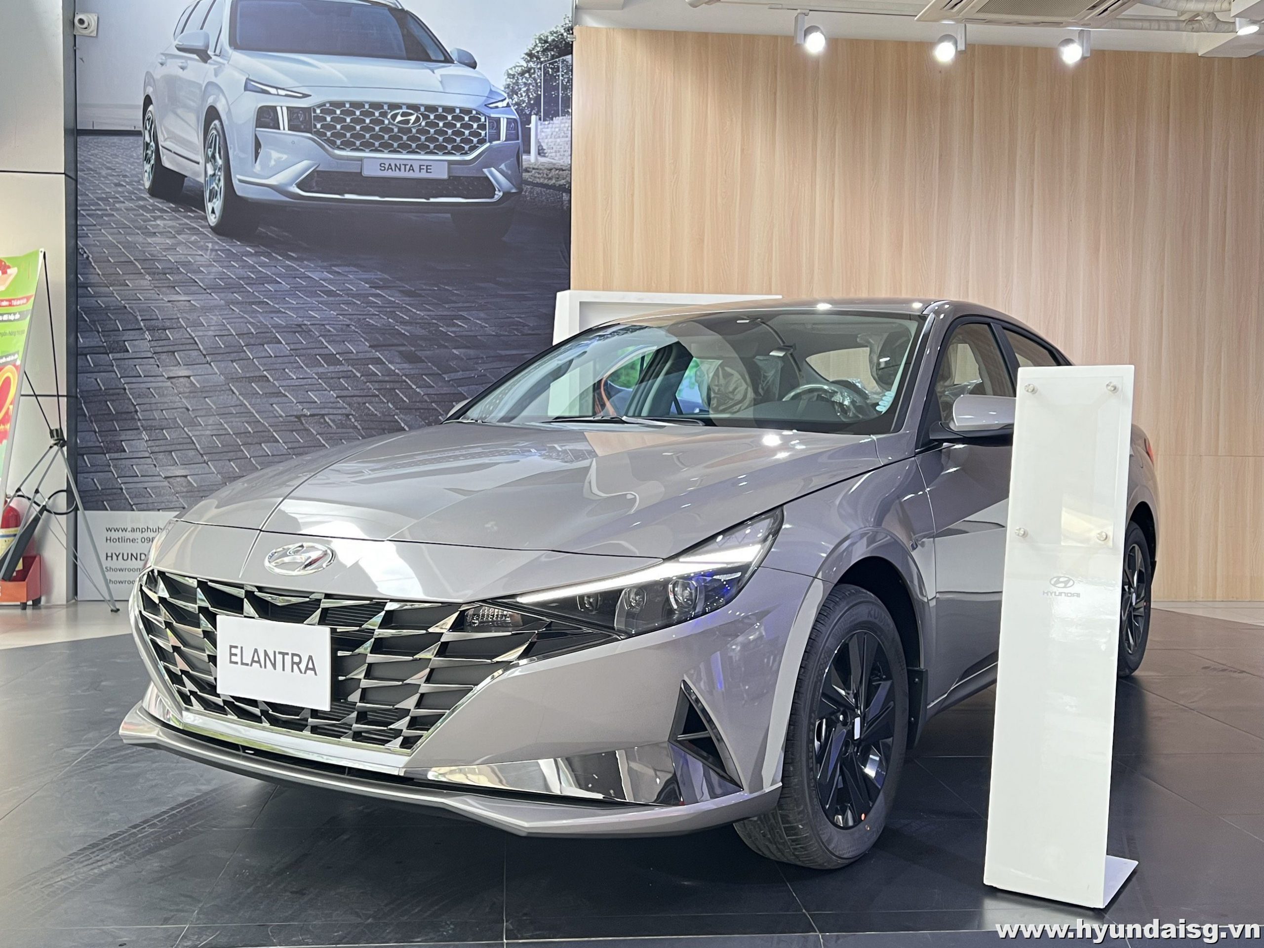 Read more about the article So sánh Hyundai Elantra 2023 các phiên bản