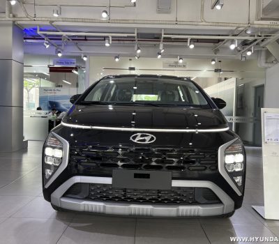 Hình ảnh Hyundai Stargazer màu đen bản cao cấp