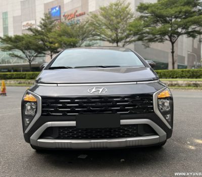 Hình ảnh Hyundai Stargazer màu xám (bản cao cấp)