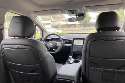 Hình ảnh nội thất xe Hyundai Custin bản cao cấp