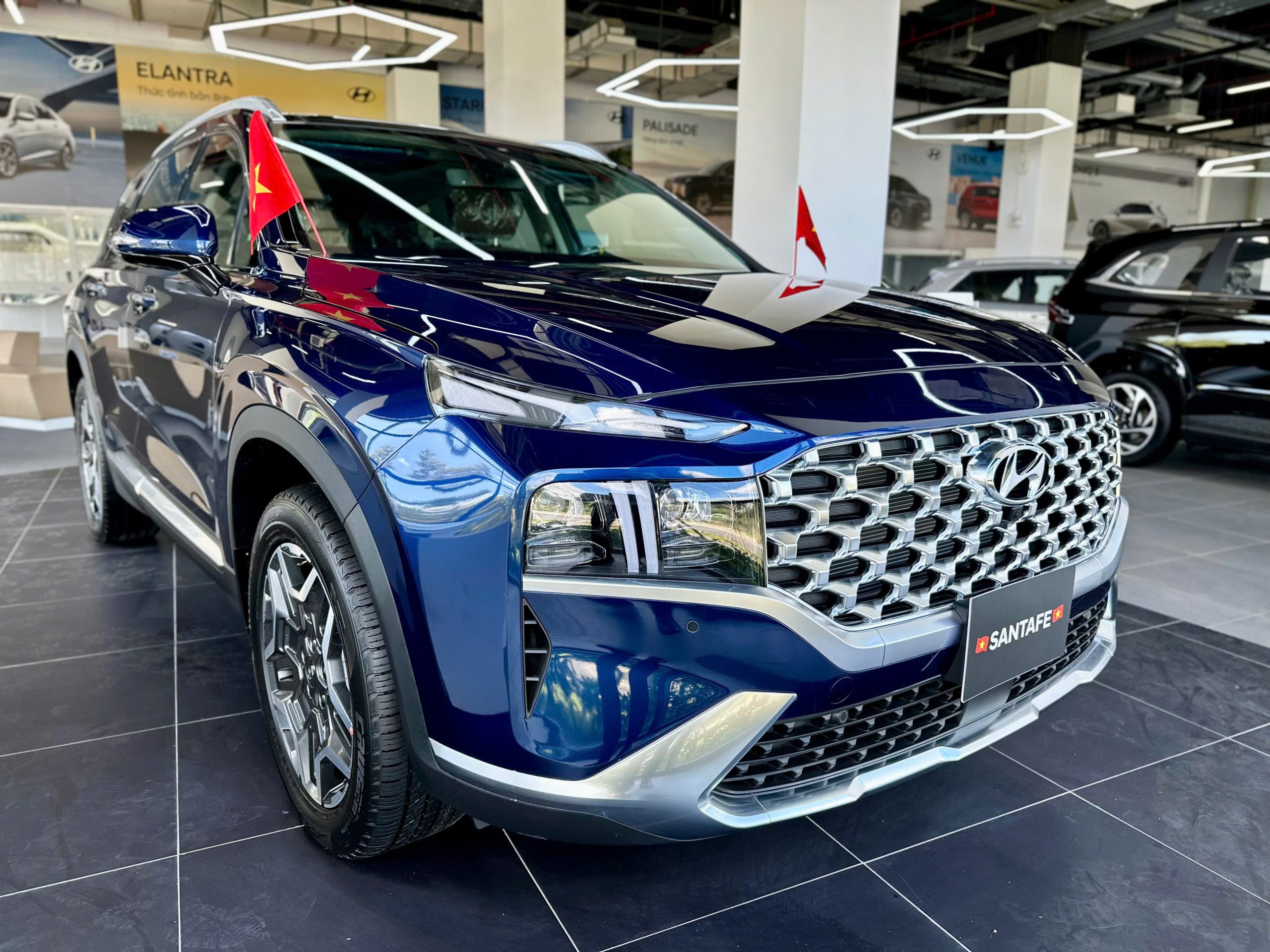 Hình ảnh CHÍNH THỨC giảm 50% thuế trước bạ & Ưu đãi kép khi mua xe Hyundai 3 hyundai-santafe