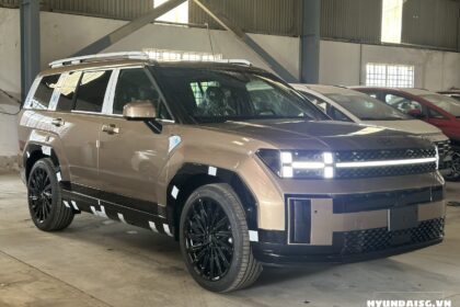 Hình ảnh Hyundai Santafe 2025 Màu Vàng Cát (Màu Nâu)